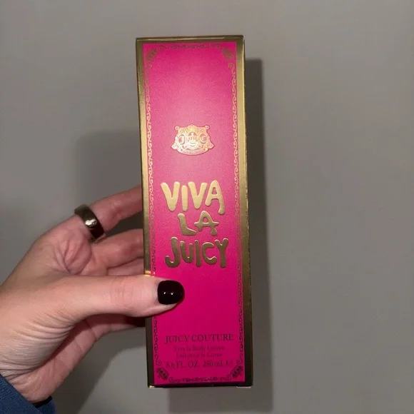 NWT Juicy Couture Viva La Juicy Body Lotion - 8.6 fl oz - Picture 4 of 6